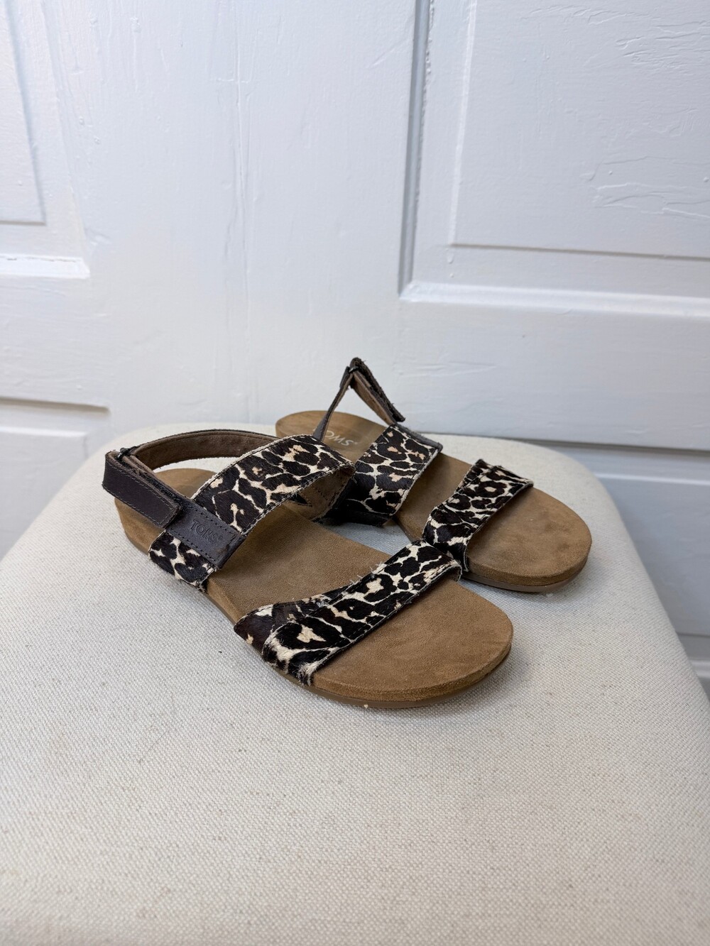 TOMS Women's Size 7 Leopard Print Brown Sandal